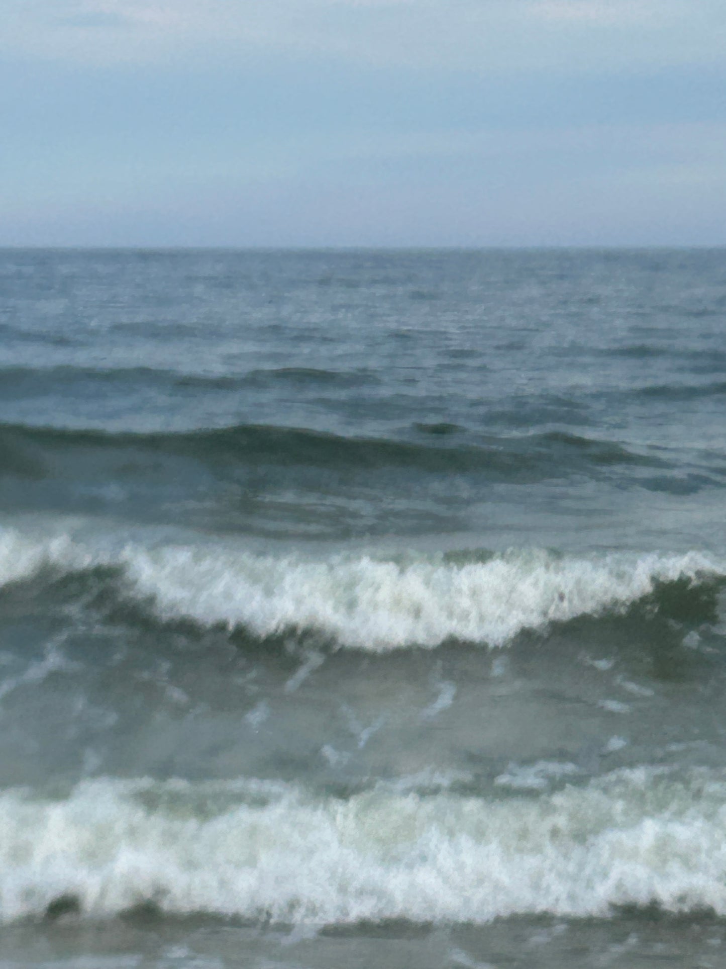 Endless Summer Wave – Ocean Serenity Under Clear Blue Skies