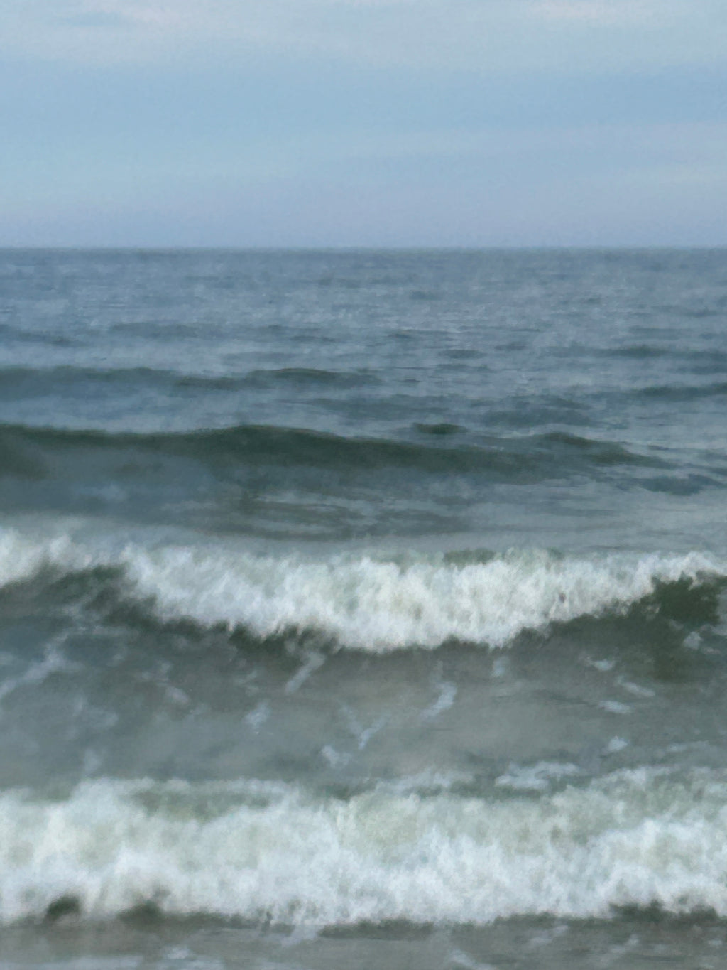 Endless Summer Wave – Ocean Serenity Under Clear Blue Skies