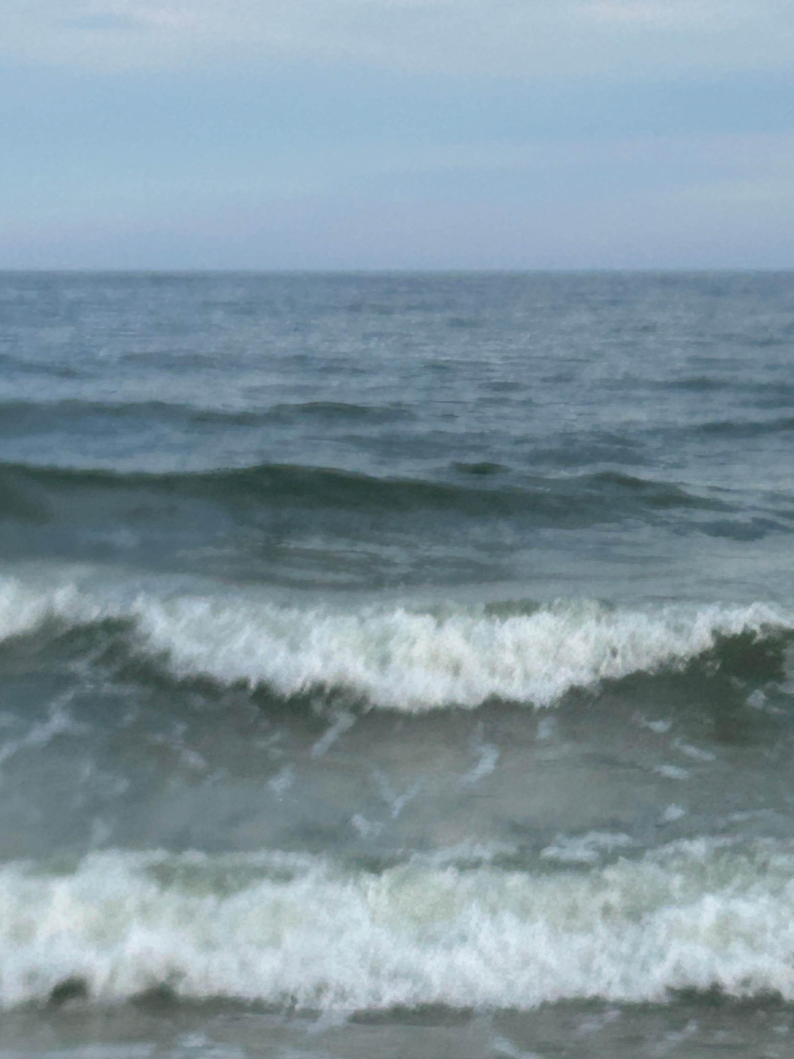 Endless Summer Wave – Ocean Serenity Under Clear Blue Skies